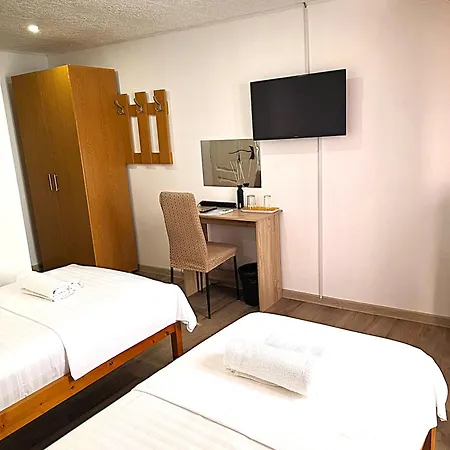 招待所 Casa Costa 科斯蒂内什蒂